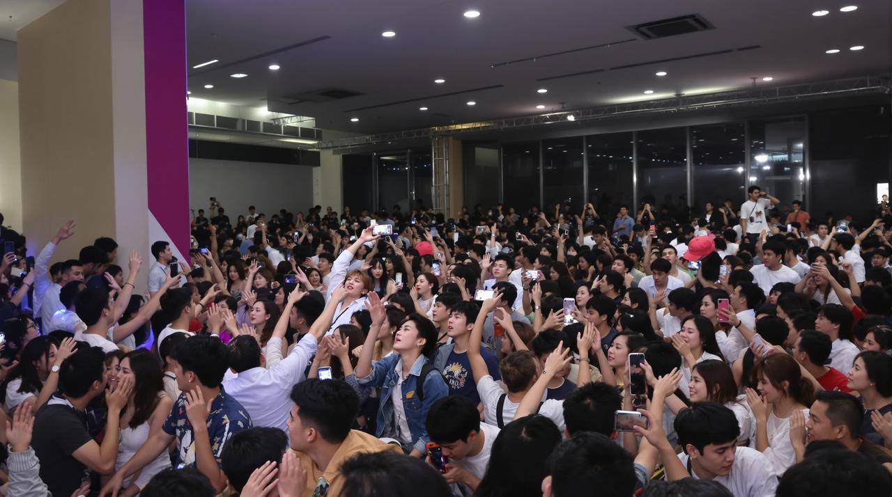 做爱视频2026年度影迷见面会